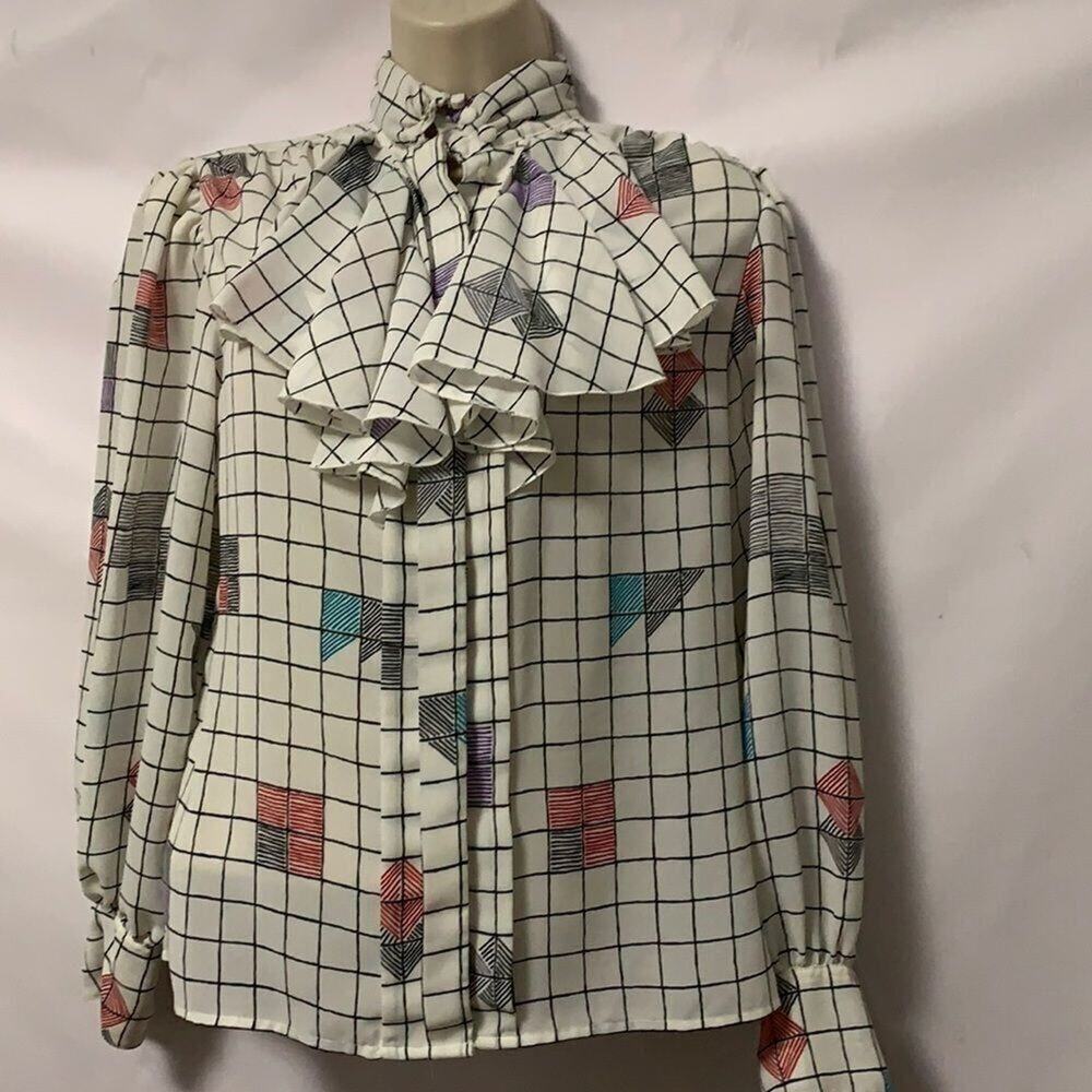CHAUS‎ PETITE BEAUTIFUL BLOUSE SIZE 8 100% POLYESTER